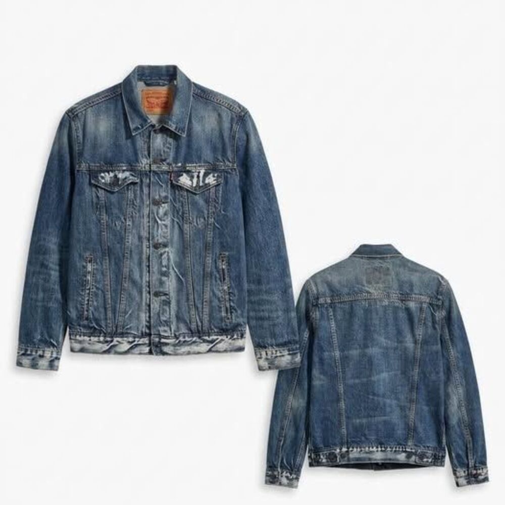 Levi’s 72334 Men’s Distressed Denim Trucker Jacket - Medium Wash (Size M)